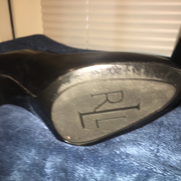Black Ralph Lauren Heel - Picture 4 of 7